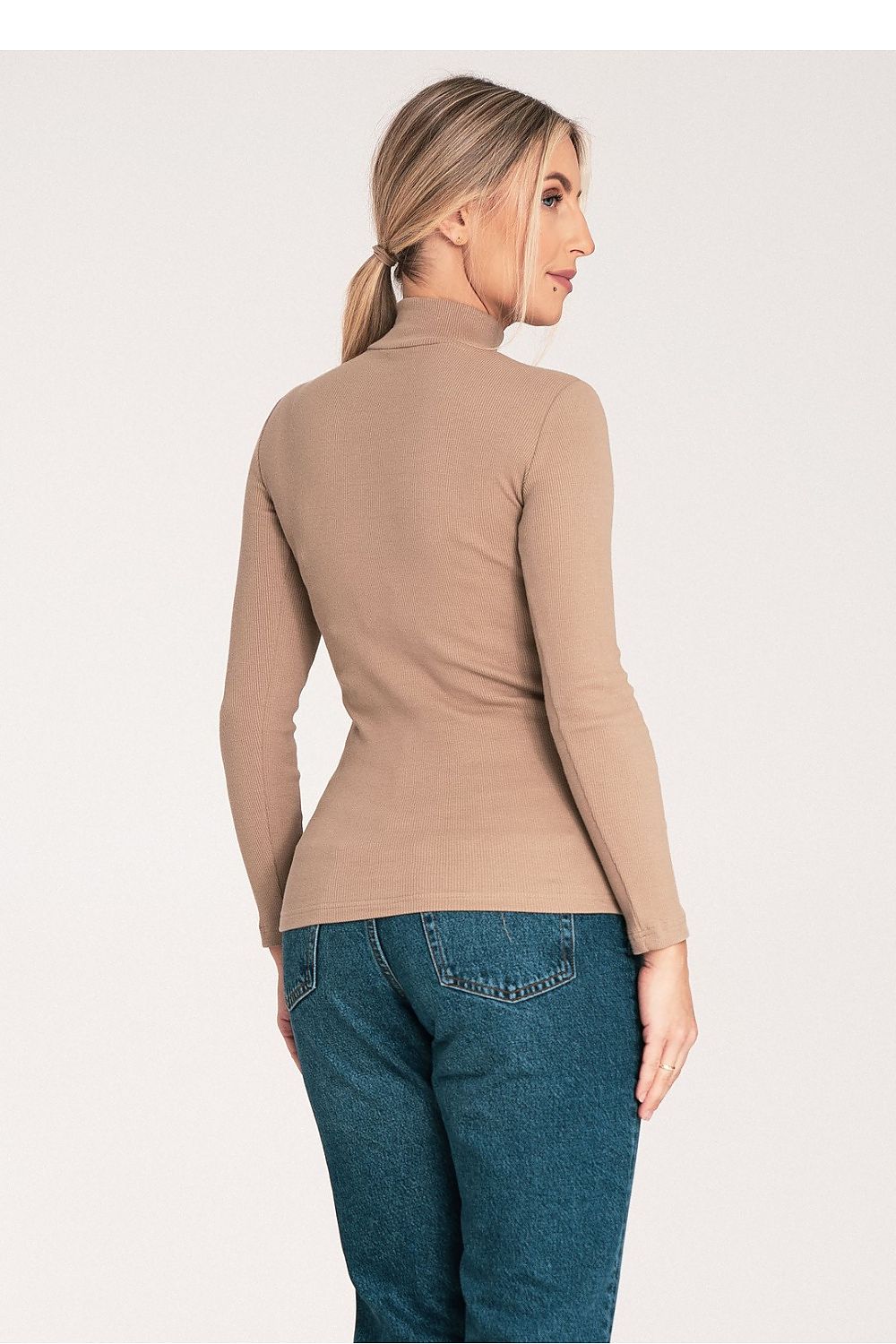  Turtleneck model 203357 Figl 