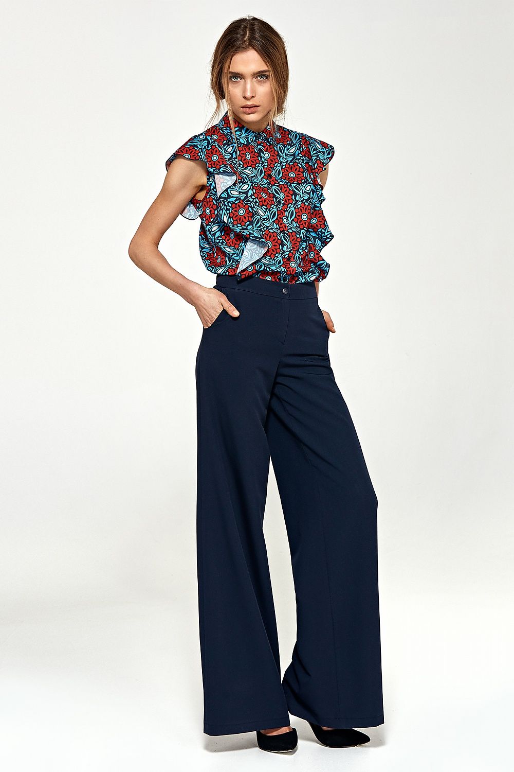  Women trousers model 118814 Nife 