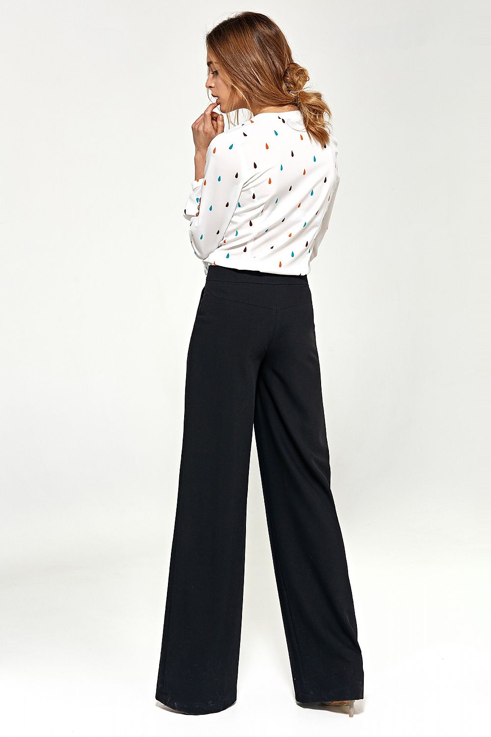  Women trousers model 118815 Nife 