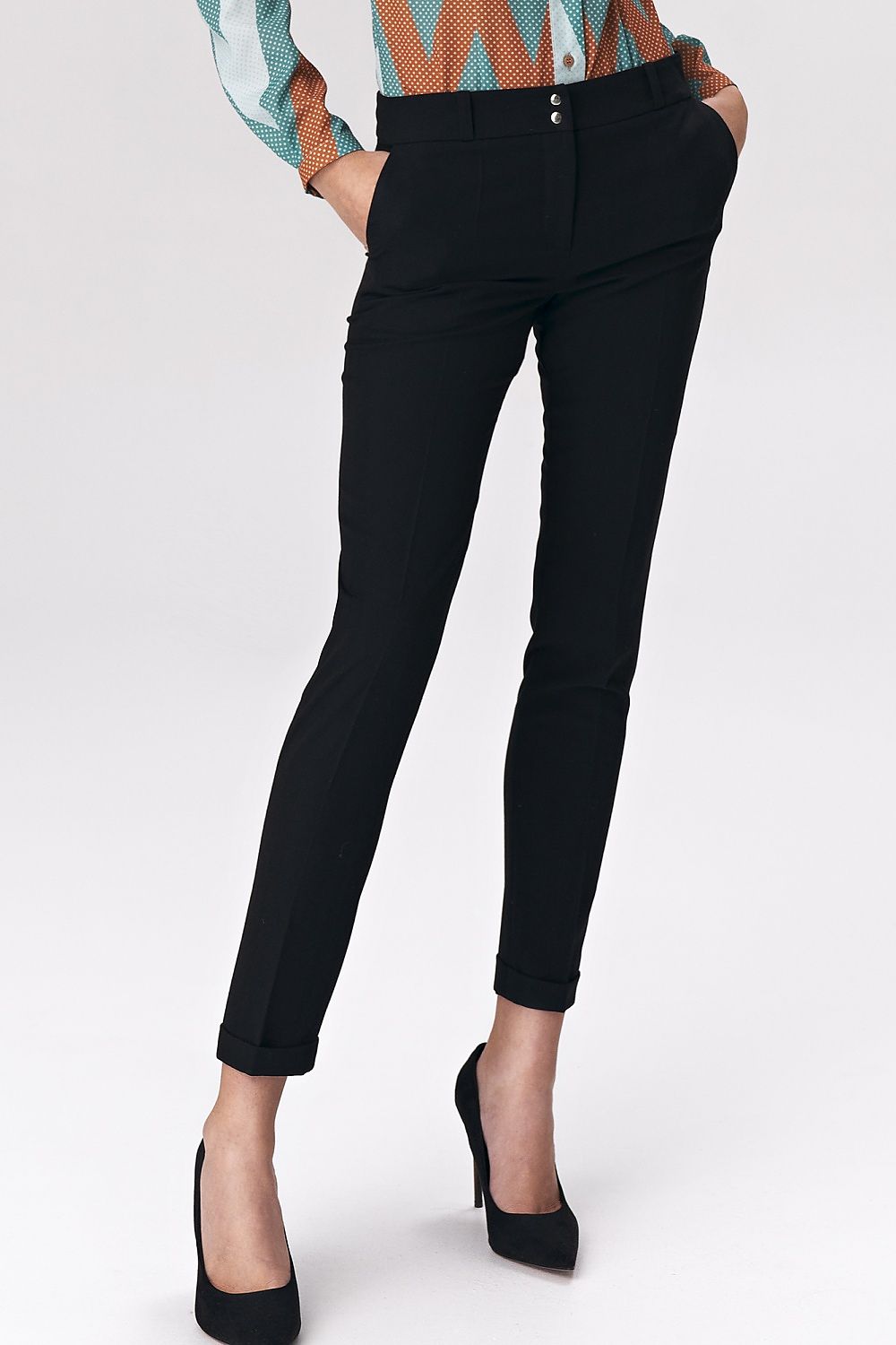  Women trousers model 142052 Nife 