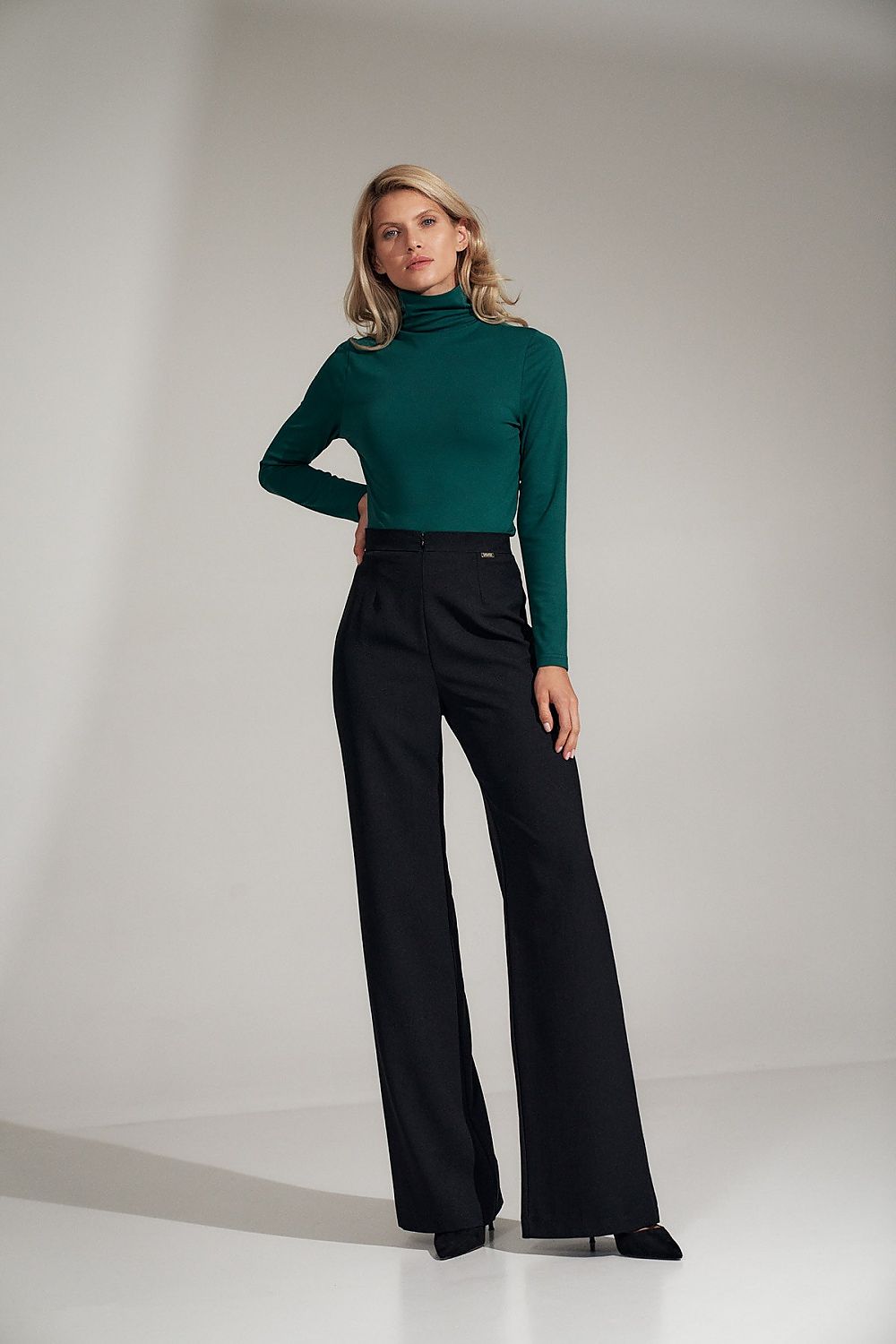  Women trousers model 150789 Figl 