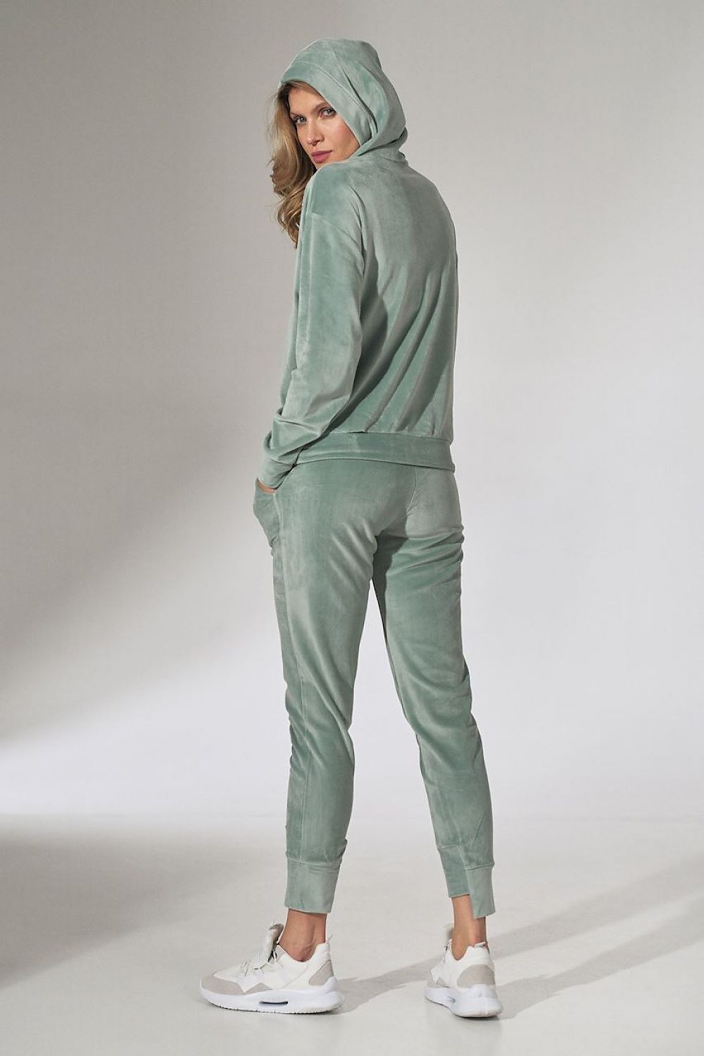  Tracksuit trousers model 151806 Figl 