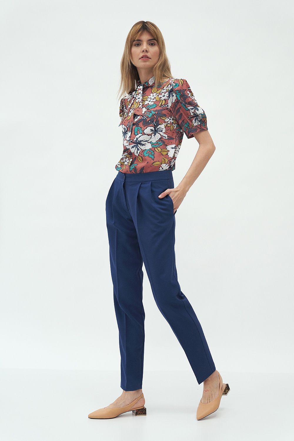  Women trousers model 152501 Nife 