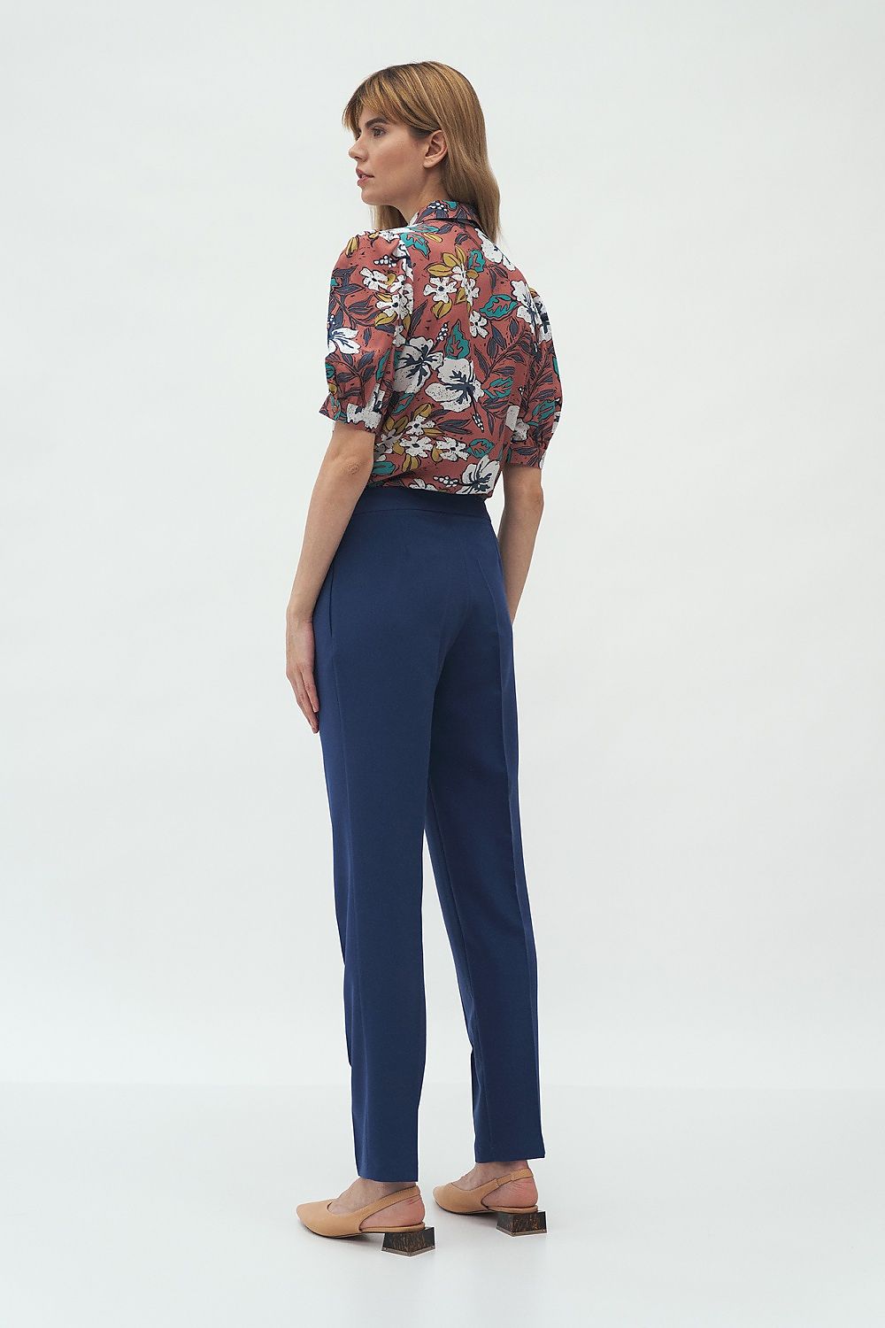  Women trousers model 152501 Nife 