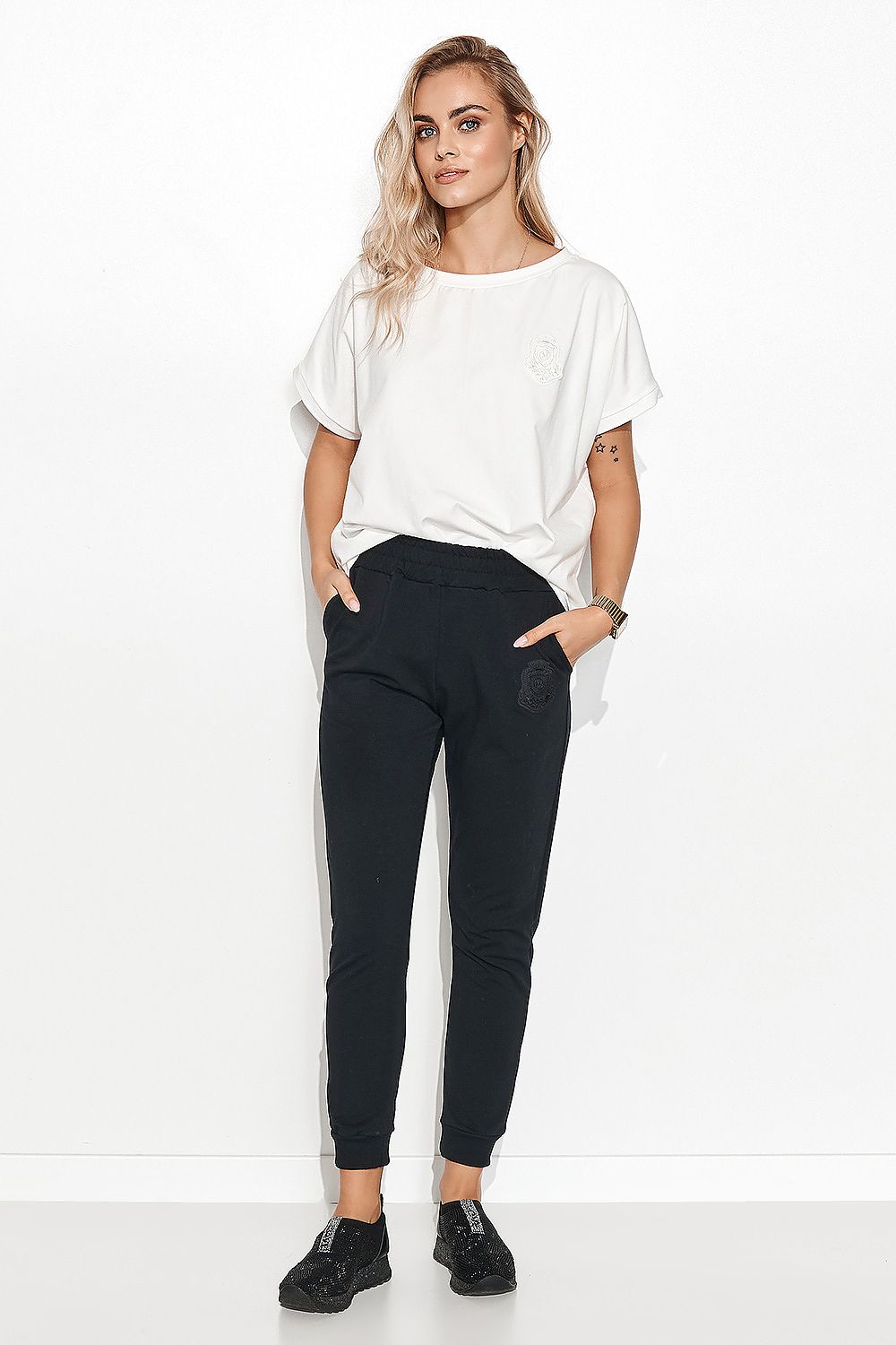  Tracksuit trousers model 162923 Makadamia 